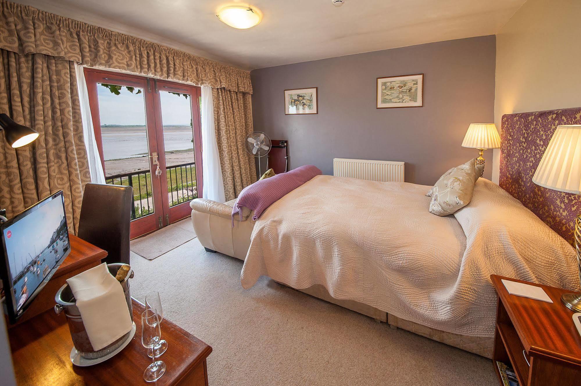 The Bay Horse Hotel And Restaurant Ulverston Dış mekan fotoğraf